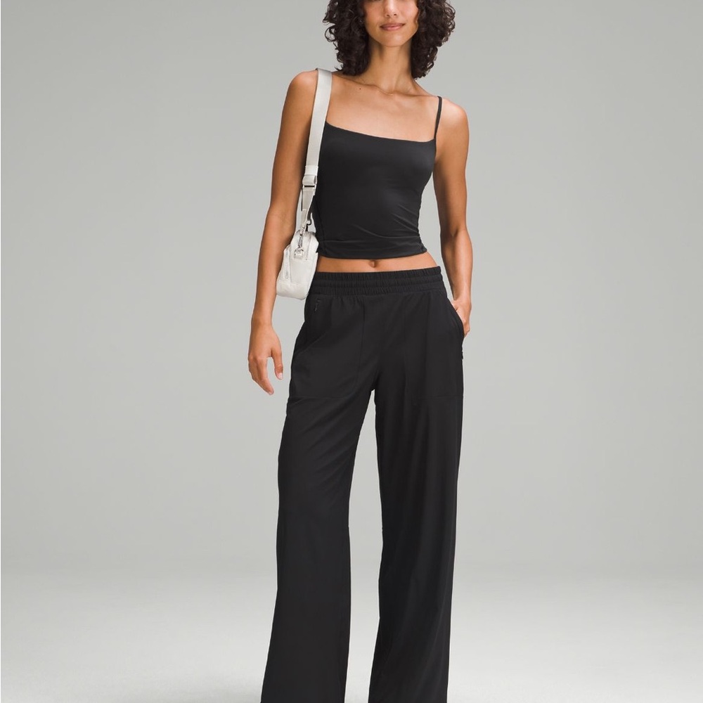 Lululemon NWOT black sz 8 Swift Mid Rise Wide Leg Pants